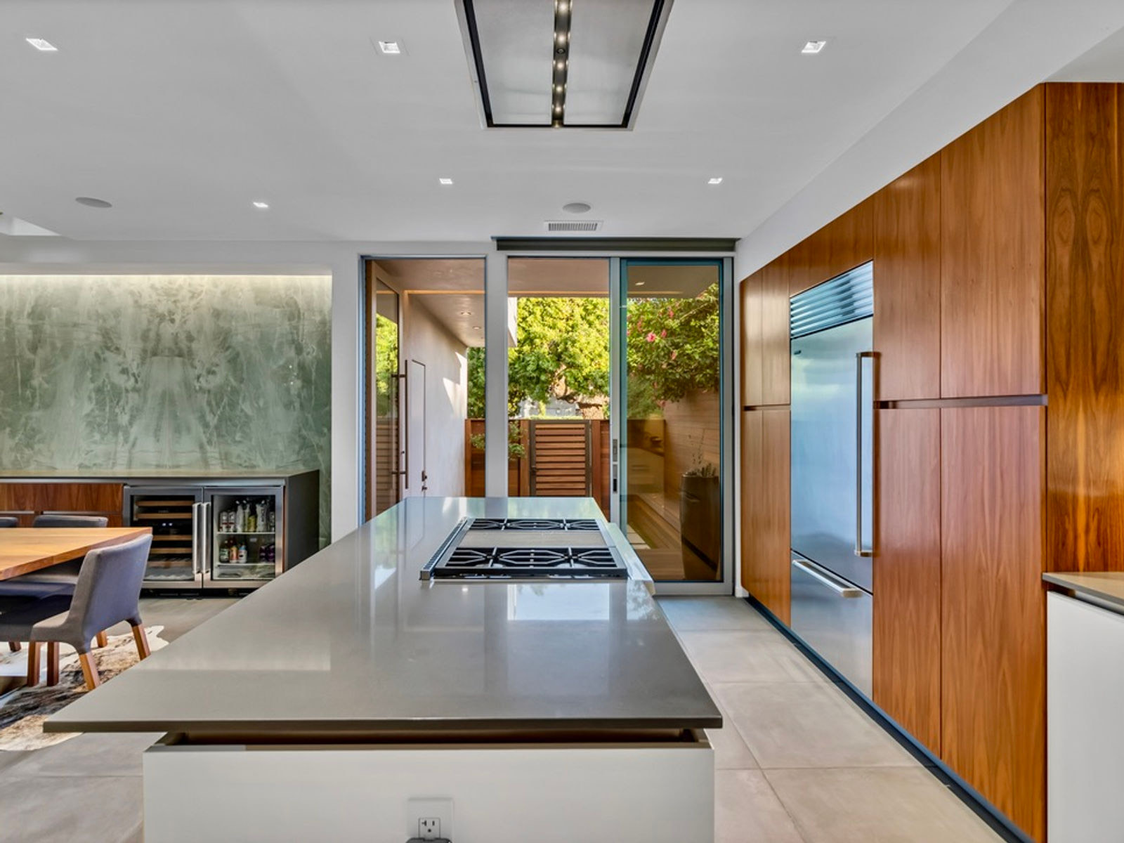 Mar Vista modern luxury by Farnsworth Builders
