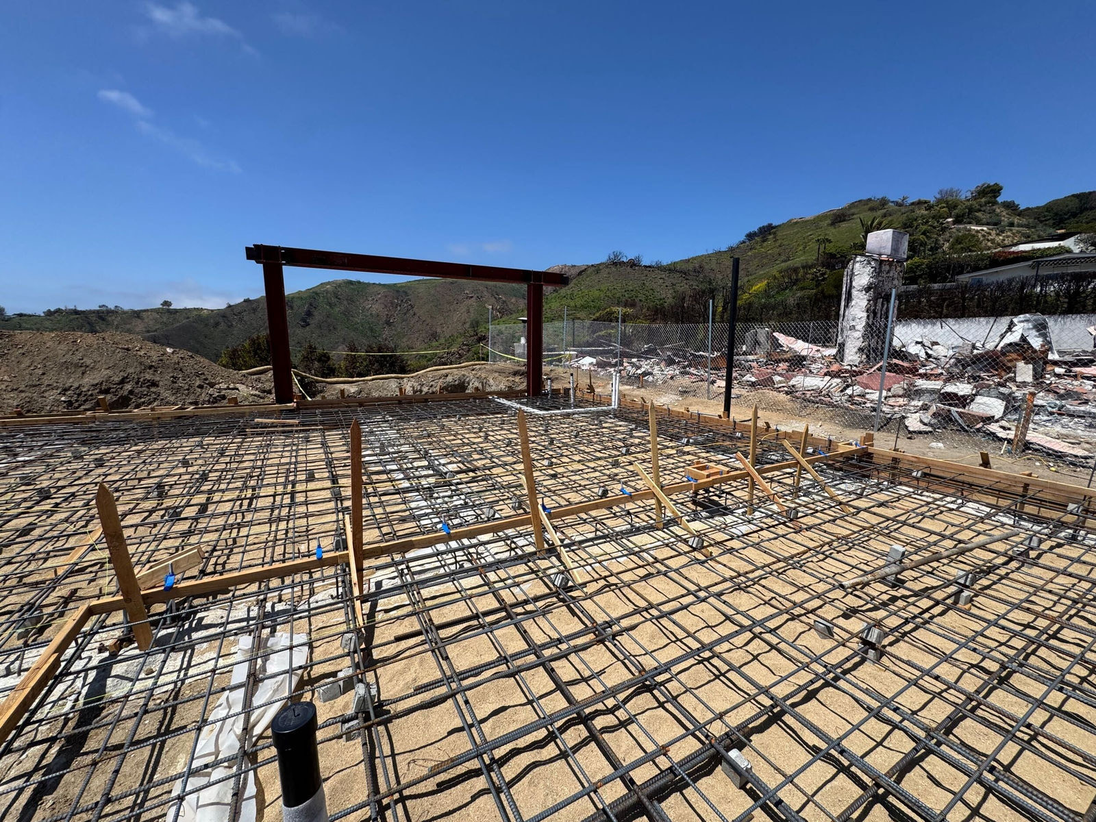Pacific Palisades new construction-fire rebuild by Farnsworth Builders