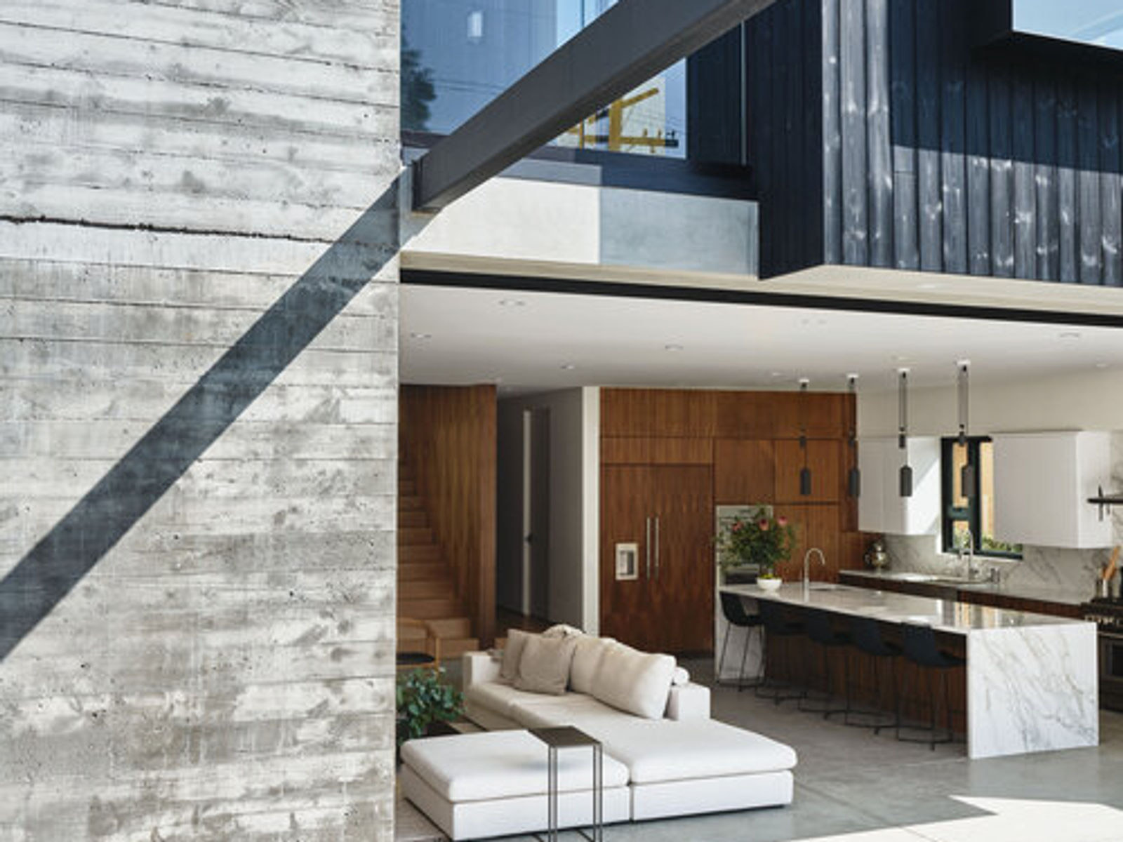 Santa Monica modern family home by Farnsworth Builders