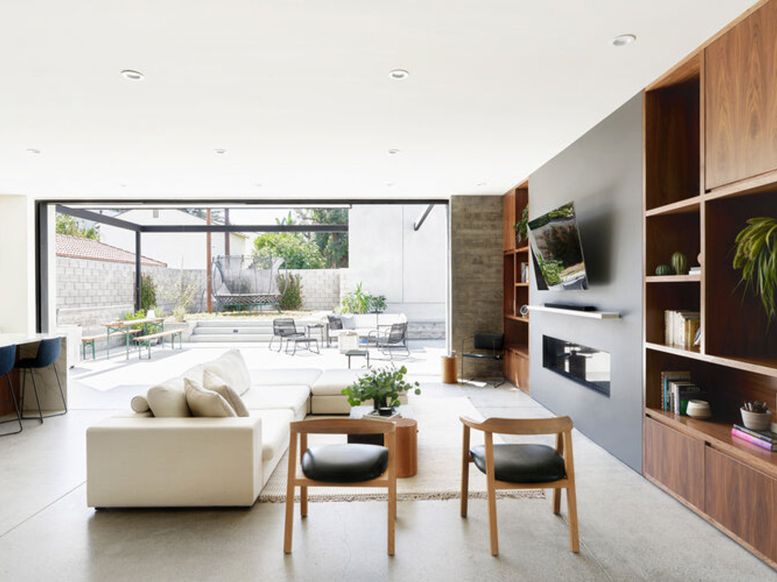 Santa Monica modern family home by Farnsworth Builders